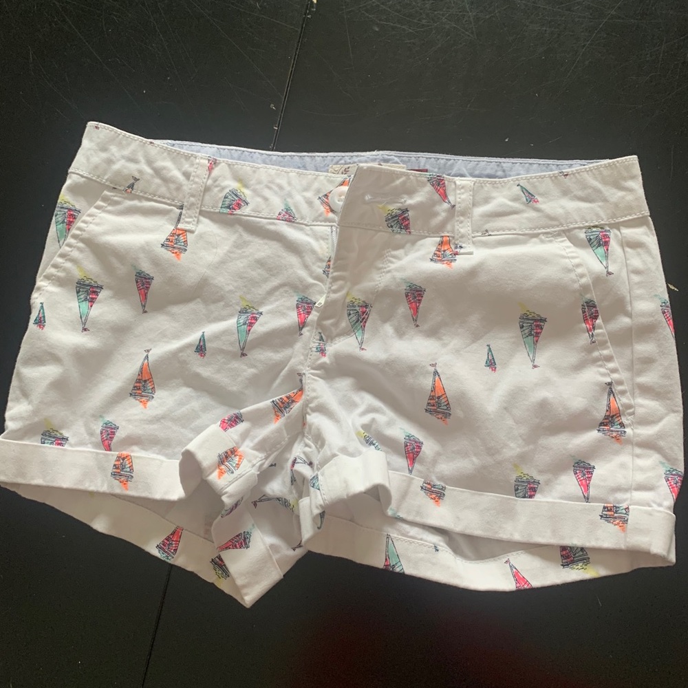 white w/ boats size 1 !